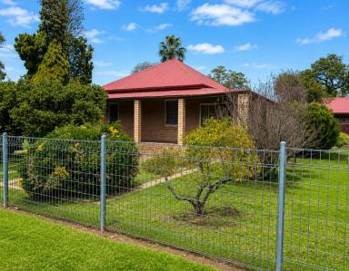 House For Sale - NSW - Geurie - 2818 - Rare Highway Frontage Opportunity Three Titles on Approx. 6,052m²  (Image 2)