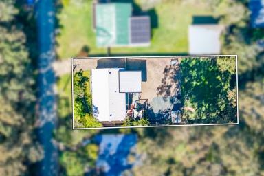House For Sale - NSW - Mossy Point - 2537 - Relaxed Living Moments from the Inlet  (Image 2)