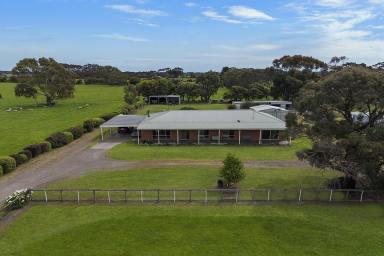 Acreage/Semi-rural For Sale - VIC - Hamilton - 3300 - Lifestyle property minutes from town  (Image 2)