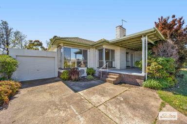 House For Sale - VIC - Stawell - 3380 - Well Maintained Home in a Convenient Location (Image 2)