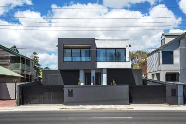 House For Lease - VIC - Seaford - 3198 - Bespoke Beachfront Luxury in Seaford  (Image 2)