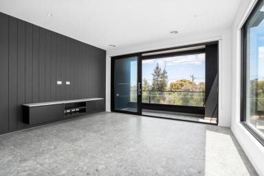 House For Lease - VIC - Seaford - 3198 - Bespoke Beachfront Luxury in Seaford  (Image 2)