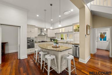 House For Sale - WA - Como - 6152 - SPACIOUS & GRACIOUS - A HOME FOR ALL OCCASSIONS  (Image 2)
