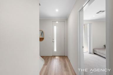 House For Sale - WA - Mandogalup - 6167 - Modern Living with a Reserve Outlook!  (Image 2)