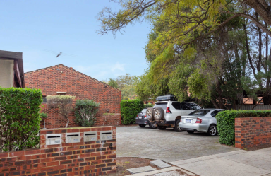 Villa For Sale - WA - South Perth - 6151 - Renovated Front Villa in a Boutique Group of Four  (Image 2)