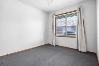 Unit Leased - VIC - Parkdale - 3195 - QUIET BLOCK| PRIVATE COURTYARD | GREAT LOCATION  (Image 2)