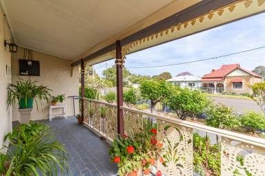 House For Sale - NSW - Cowra - 2794 - CHARM, CONVENIENCE & BEAUTIFULLY ESTABLISHED GARDENS  (Image 2)