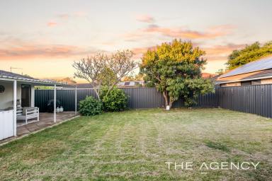 Duplex/Semi-detached For Sale - WA - Carlisle - 6101 - Cul-de-Sac Living with a Little Extra!  (Image 2)