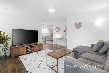 Duplex/Semi-detached For Sale - WA - Carlisle - 6101 - Cul-de-Sac Living with a Little Extra!  (Image 2)