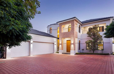 House For Sale - WA - Applecross - 6153 - A Grand Family Residence on an Exceptional 1,012sqm of Applecross Land (Image 2)