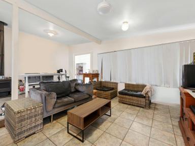 House For Sale - VIC - East Bairnsdale - 3875 - SECURE THE INCOME, APPRECIATE THE CHARACTER  (Image 2)