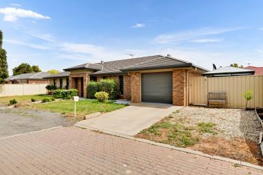 House For Sale - VIC - Mildura - 3500 - Room to Live, Space to Enjoy, Without the Yard Work  (Image 2)