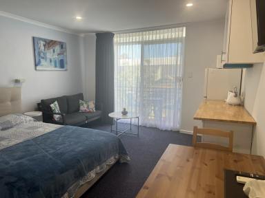 Unit For Sale - WA - Mandurah - 6210 - HOLIDAYS HERE I AM !!  (Image 2)