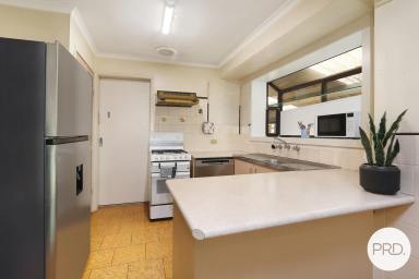 House For Sale - NSW - Lavington - 2641 - SPACE, CHARACTER & EVERYDAY PRACTICALITY (Image 2)