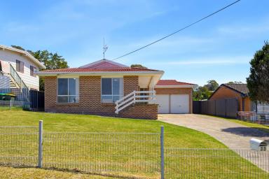 House For Sale - NSW - Surf Beach - 2536 - Easy Coastal Living, Just in Time for Summer (Image 2)