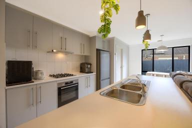 House For Lease - VIC - Drouin - 3818 - Spacious Family Home (Image 2)
