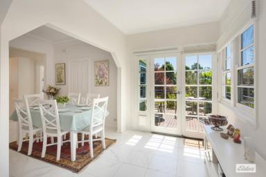 House For Sale - NSW - Bega - 2550 - CLASSIC WEATHERBOARD CHARM IN A QUIET BEGA LOCATION (Image 2)