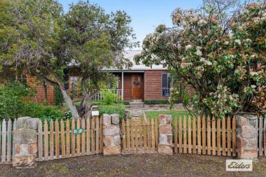 House For Sale - VIC - Stawell - 3380 - Spacious Family Living on a Generous 1,400m² Allotment (Image 2)