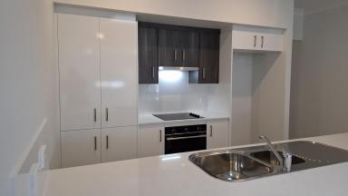 Duplex/Semi-detached For Lease - NSW - Bega - 2550 - Modern Duplex Living (Image 2)