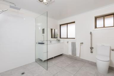 House For Sale - VIC - Mildura - 3500 - Wonderful Home - Close to Hospital & Golf Course!  (Image 2)