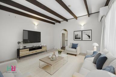 House For Sale - NSW - Lithgow - 2790 - Immaculately Presented Home with Multiple Living Areas  (Image 2)