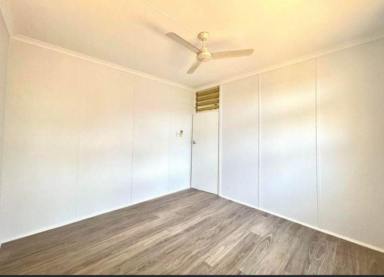 House For Sale - WA - South Hedland - 6722 - 3 bedroom home on huge block with Subdivision Potential  (Image 2)