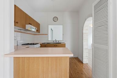 House For Lease - NSW - Huskisson - 2540 - 2-Bedroom Beach House in the Heart of Huskisson  (Image 2)