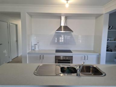 House For Lease - QLD - Park Ridge - 4125 - House for Rent  (Image 2)