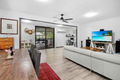 House For Sale - QLD - Macleay Island - 4184 - Two Levels, Endless Possibilities – Dual Living Potential  (Image 2)