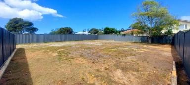 Residential Block For Sale - WA - Mount Melville - 6330 - Central, north facing - elevated block  (Image 2)