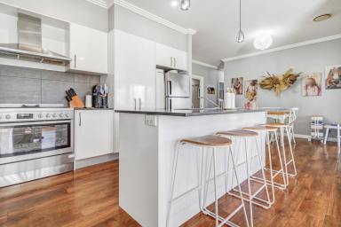 Lifestyle For Sale - NSW - Canowindra - 2804 - Modern family home, Huge Shed & 27acres with great views!  (Image 2)