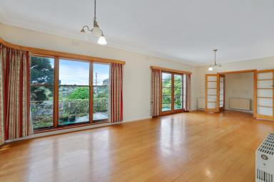 House For Sale - VIC - Warragul - 3820 - SO MUCH POTENTIAL - 1,450m2 BLOCK (Image 2)