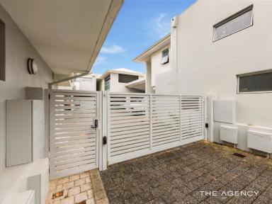 House For Sale - WA - Coolbellup - 6163 - CONVENIENCE, CLASS, COMFORT!  (Image 2)