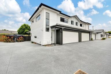 Townhouse For Lease - QLD - Rangeville - 4350 - Welcome to Unit 5, 13 Perth Street – a beautifully designed townhouse positioned in one of Rangeville’s most desirable pockets.  (Image 2)