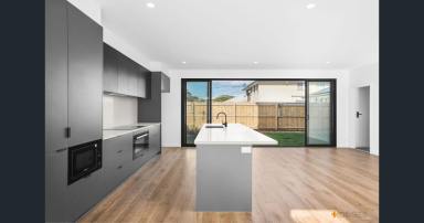 House For Lease - VIC - Edithvale - 3196 - BOUTIQUE BUILD - BEACH LOCATION  (Image 2)