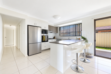 House For Lease - NSW - Tamworth - 2340 - Modern Home Located in Popular Hillvue (Image 2)