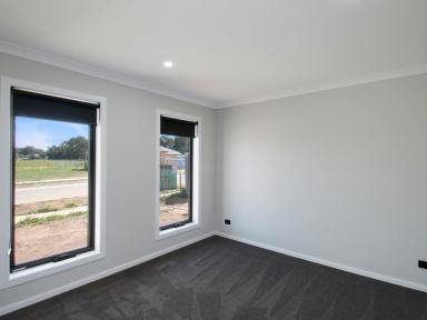 House For Lease - VIC - East Bairnsdale - 3875 - 16 Rose Court, East Bairnsdale  (Image 2)