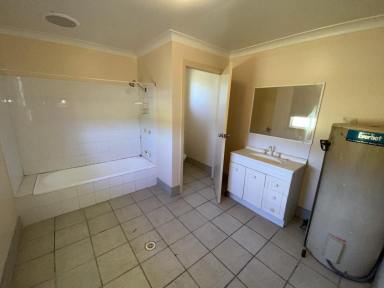House For Lease - NSW - Carrs Island - 2460 - ELEVATED HOME WITH BEAUTIFUL COUNTRY OUTLOOK (Image 2)