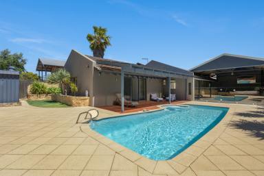 House For Sale - WA - Craigie - 6025 - Barefoot living  (Image 2)
