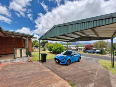 House For Sale - QLD - Atherton - 4883 - A Solid Choice on High School Hill  (Image 2)