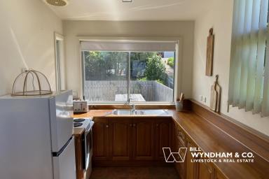 House For Lease - VIC - Metung - 3904 - Coastal Living Made Easy  (Image 2)