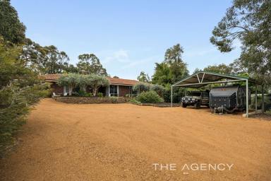 House For Sale - WA - Stoneville - 6081 - "Parkside Paradise"  (Image 2)