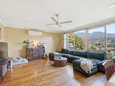 House For Lease - TAS - Glenorchy - 7010 - Warm, Welcoming & Conveniently Located (Image 2)