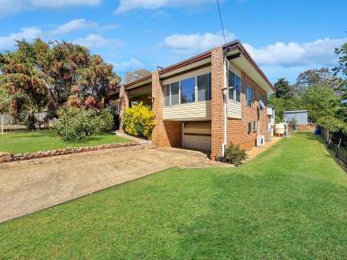 House For Sale - NSW - Young - 2594 - Fully Renovated Family Home in a Desirable Location  (Image 2)