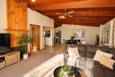House For Sale - VIC - Rochester - 3561 - COMFORTABLE FAMILY LIVING  (Image 2)