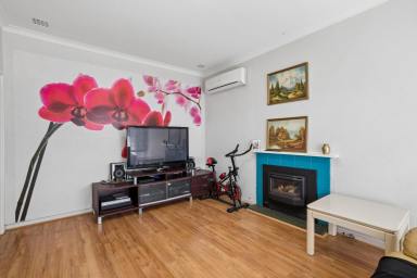 House For Sale - WA - Wilson - 6107 - Modernised Living in a Central Wilson Location  (Image 2)