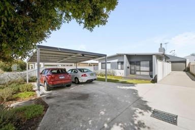 House For Sale - WA - Wilson - 6107 - Modernised Living in a Central Wilson Location  (Image 2)