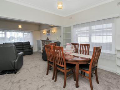 House For Sale - VIC - Bairnsdale - 3875 - FRESHLY UPDATED FAMILY HOME WITH GREAT INVESTMENT POTENTIAL  (Image 2)