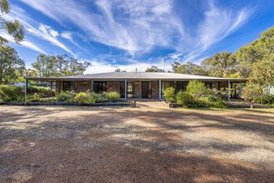 House For Sale - WA - Parklands - 6180 - ULTIMATE RURAL HOMESTEAD (Image 2)