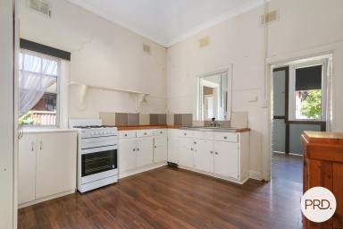 House For Lease - NSW - South Albury - 2640 - SOUTH ALBURY HOME WITH PARKLAND OUTLOOK! (Image 2)